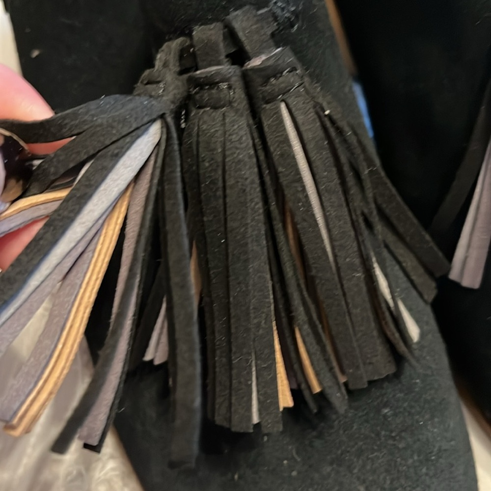 TOMS Leila black suede tassel mules size 8 LIKE NEW - Picture 10 of 10